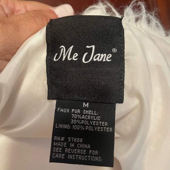 Me Jane Winter White Fuzzy Long Cozy Vest - Picture 4 of 7